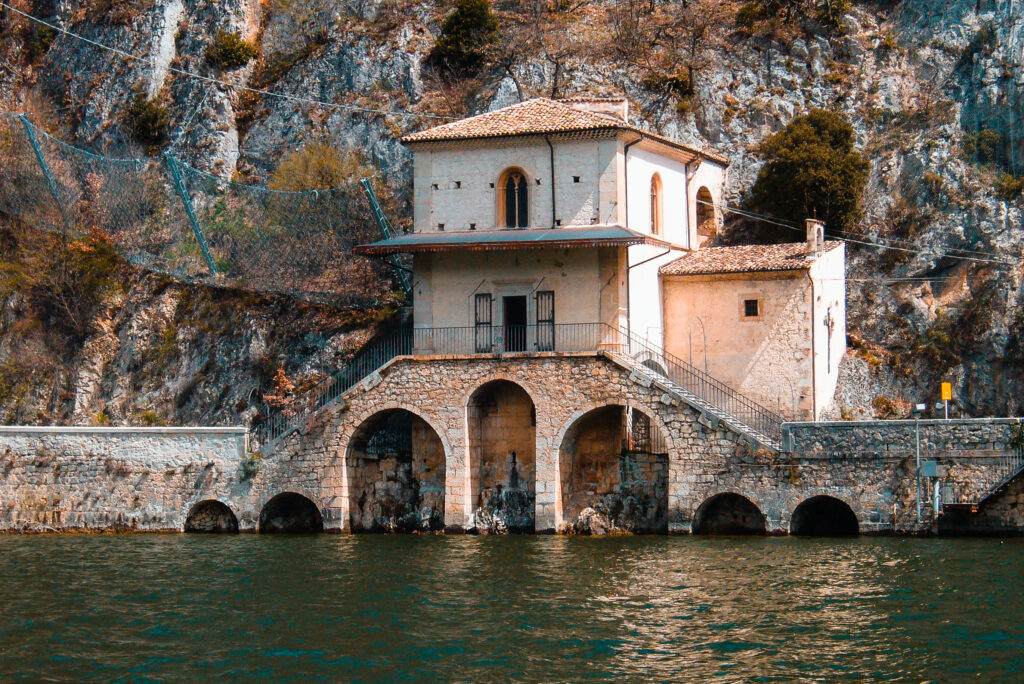 chiesa della madonna del lago scanno