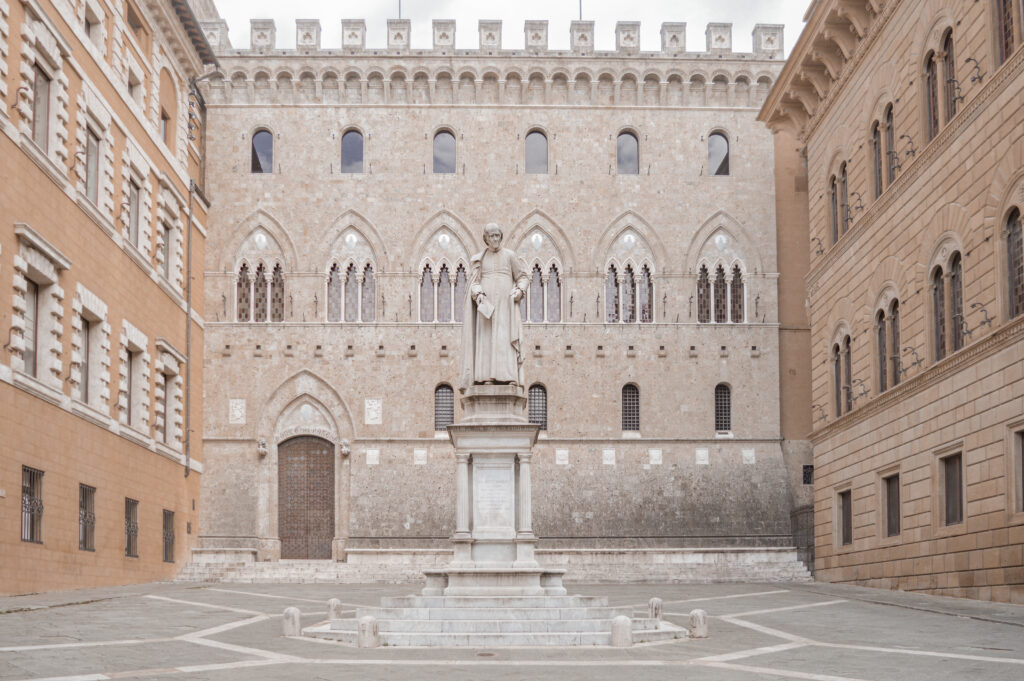 piazza salimbeni siena